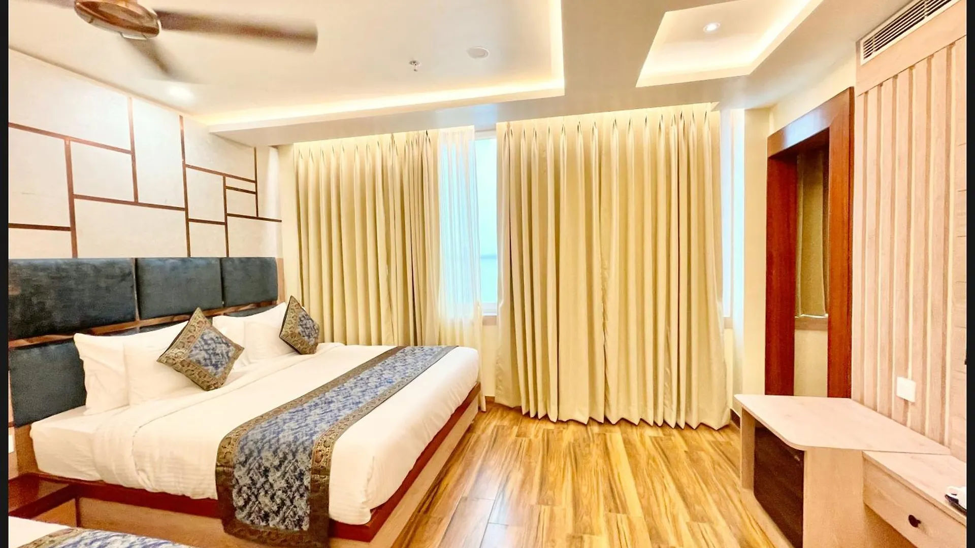 Varanasi Hotel Mantva Palace Near Kashi Vishwanath Temple - A Luxuary Hotel In 바라나시 4*,